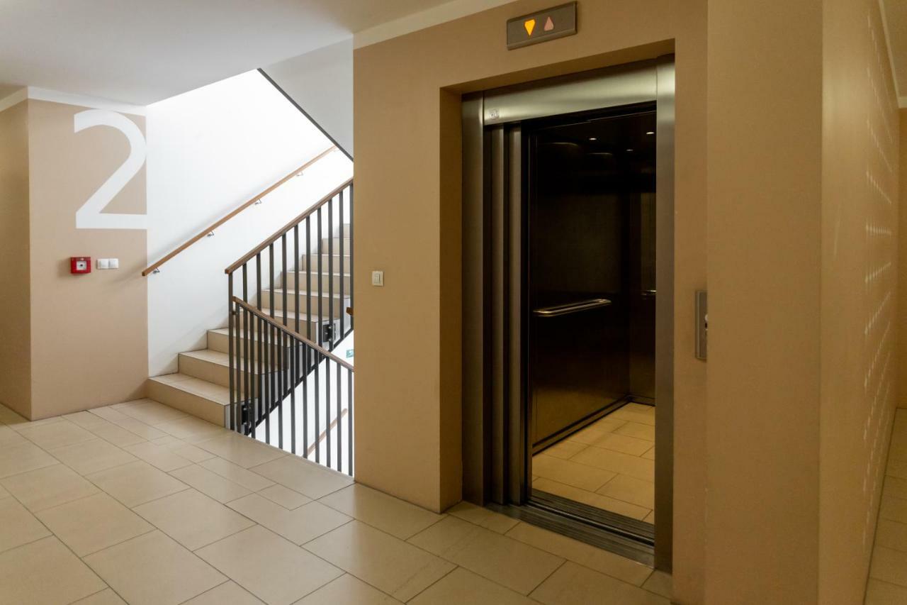 Prague Days - Family 2Bdr Apt - Garage Parking - Balcony Экстерьер фото